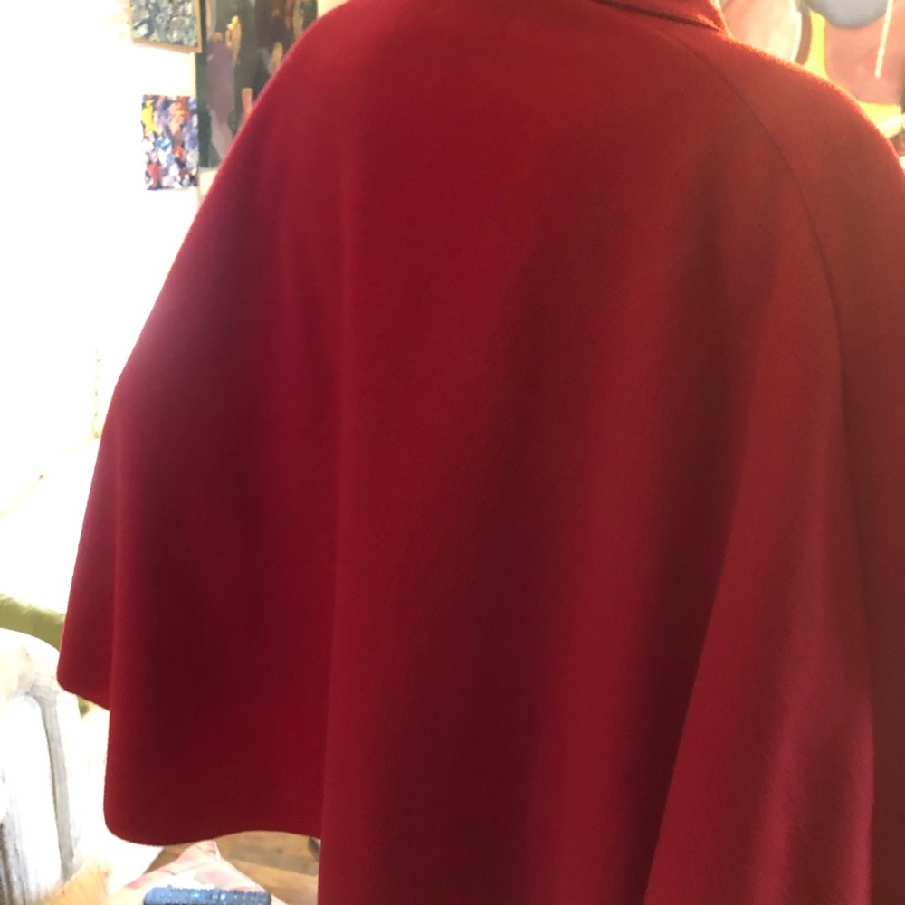Cape, Red - image 4
